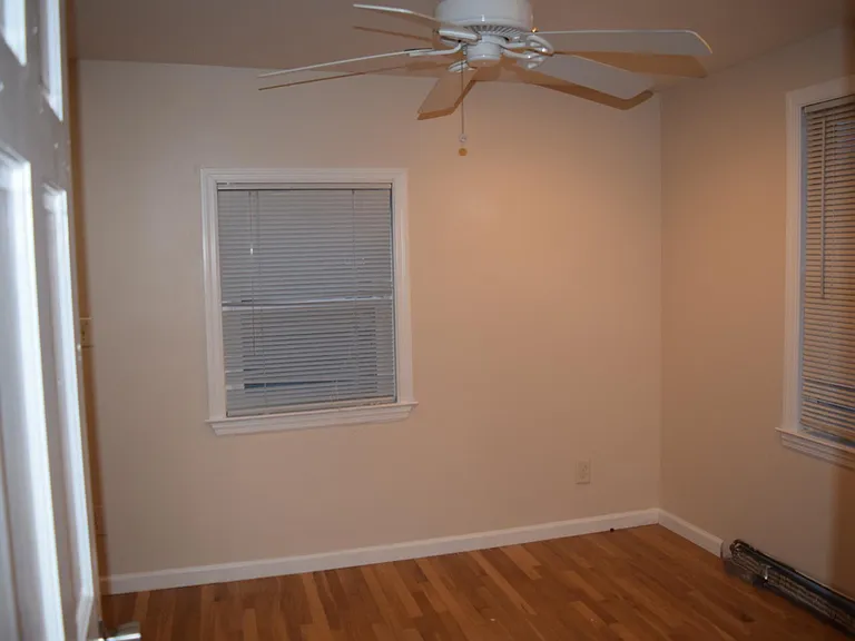 99 Leroy Pl — Photo 6