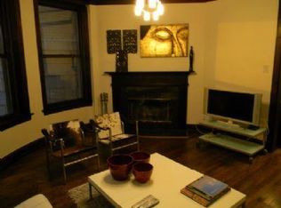 519 W Surf St #2, Chicago, IL 60657