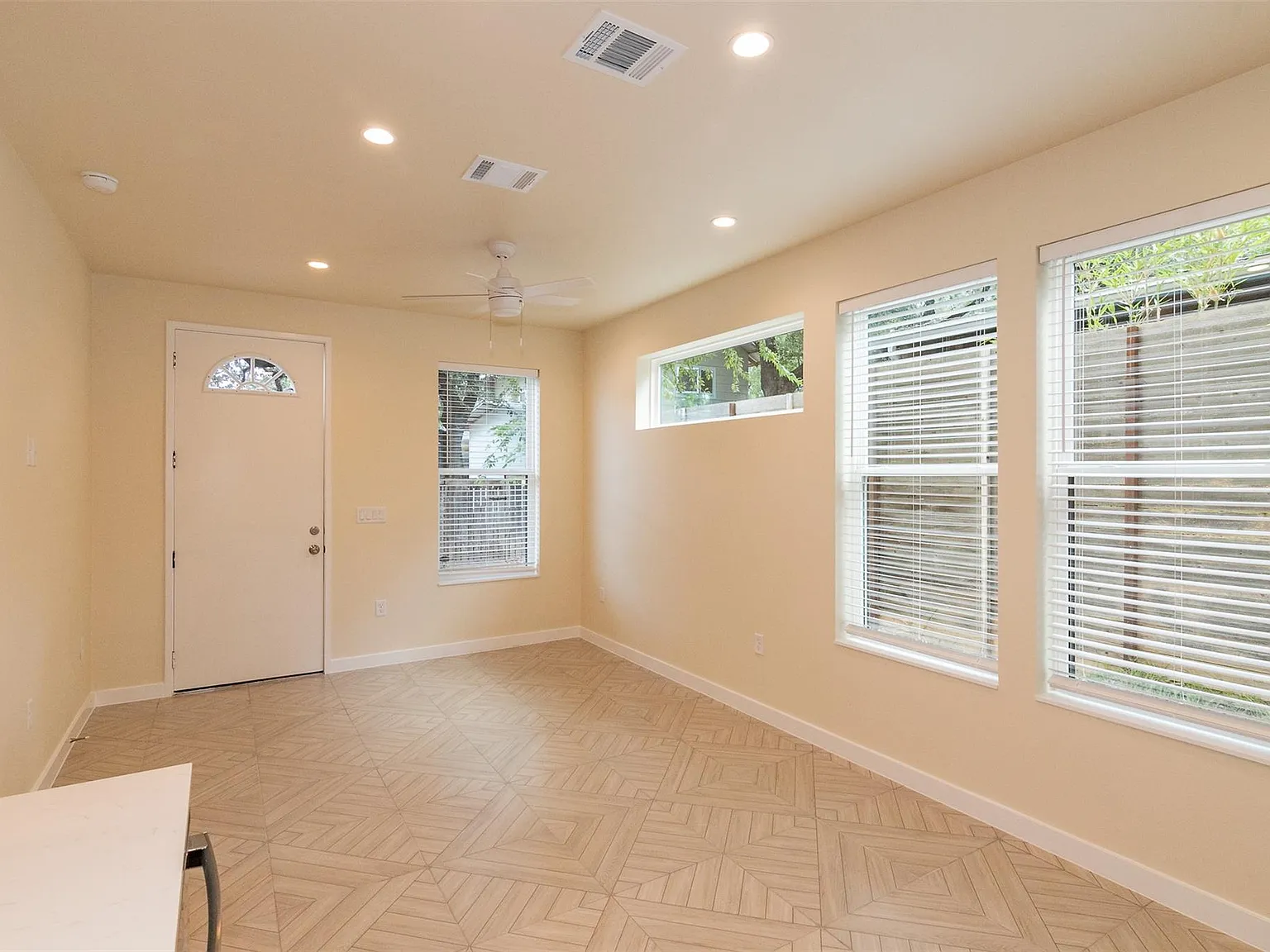 1012 W Milton St — Photo 2