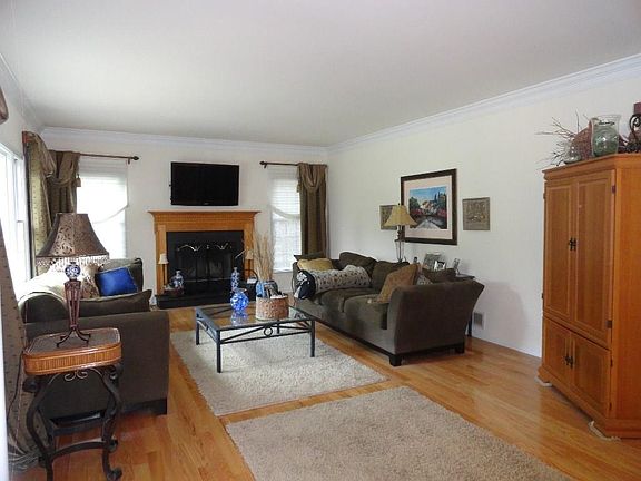 5th image of 18 N Kinglet Dr