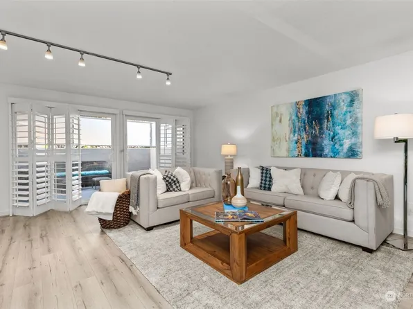 2501 Canterbury Ln E, Seattle, WA 98112