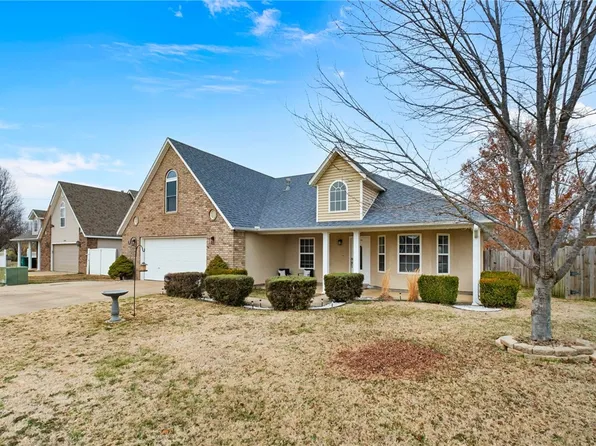 1011 W Green Acres Pl, Rogers, AR 72758