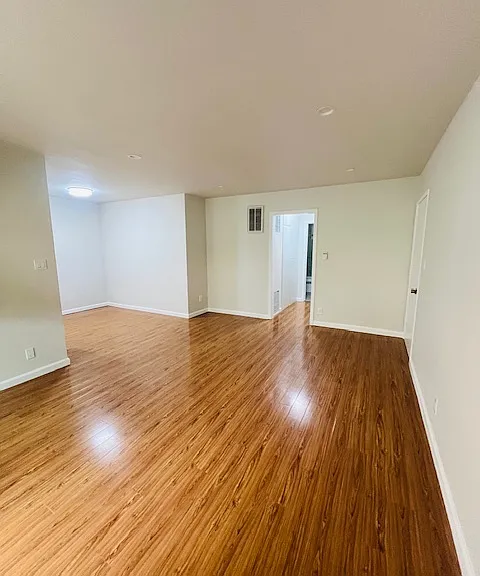 11645 Mayfield Ave #5 — Photo 3