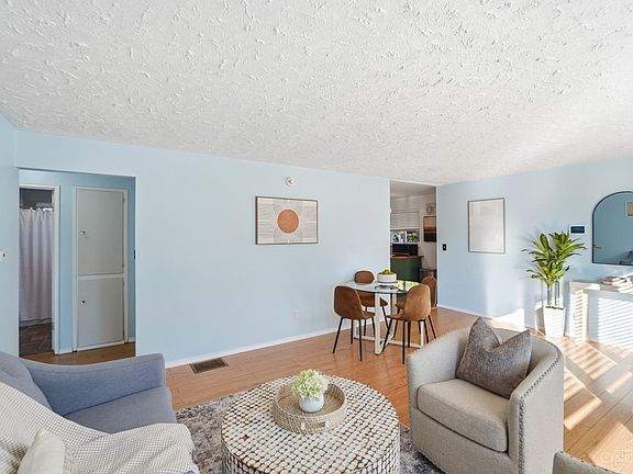 5th image of 2676 Sandhurst Dr