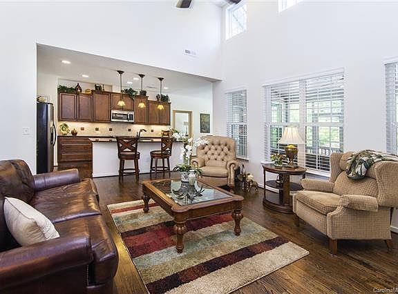 5th image of 7205 Stableford Ln