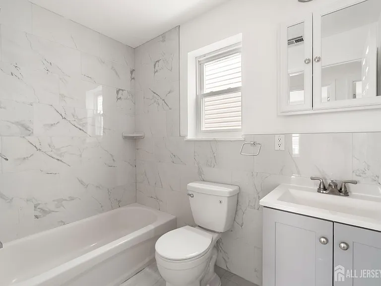 496 S 18th St #2 — Photo 13