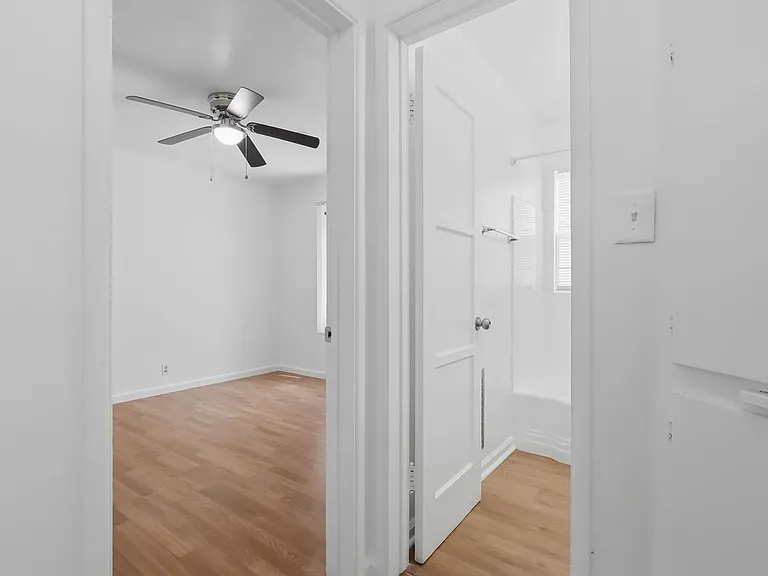5642-5646 Laurel Canyon Blvd — Photo 18