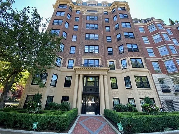50 Commonwealth Ave #305