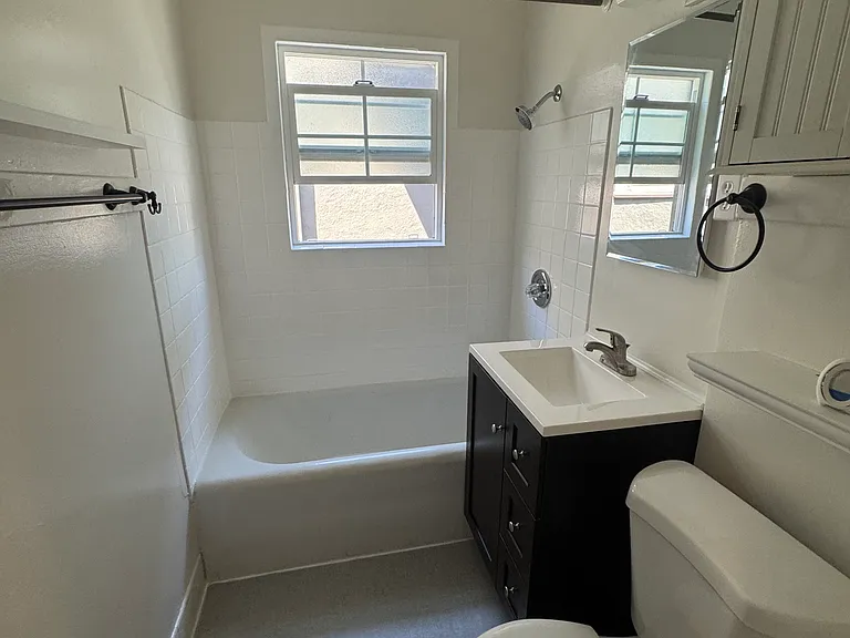 72 Vernon St #6 — Photo 7