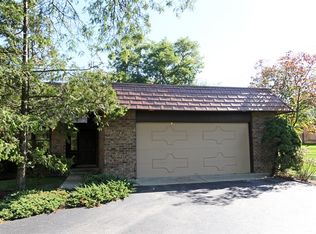 3908 Dundee Rd, Northbrook, IL 60062