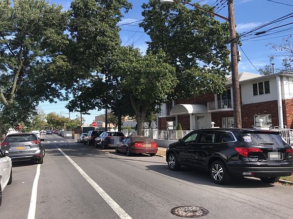 5th image of 16105 92nd St
