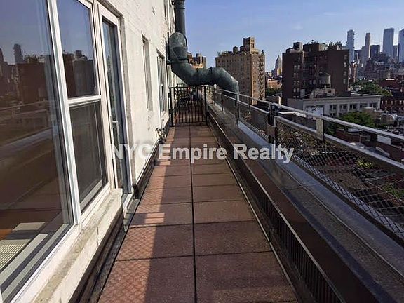 3rd image of 33 Greenwich Ave APT 12G