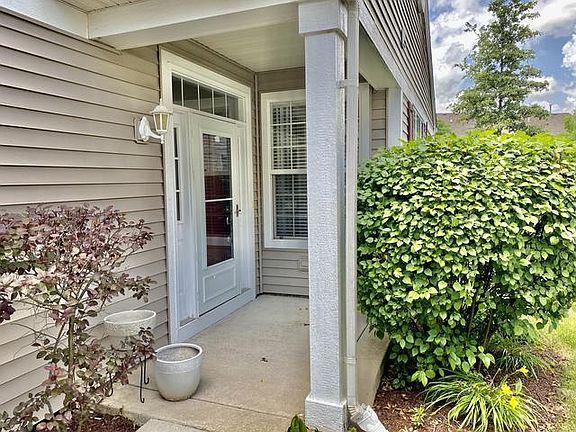 3rd image of 1529 Waterside Dr