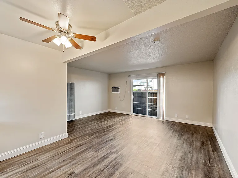 Mountain View Apartments — Photo 22