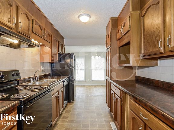 5th image of 2616 Berry Ave