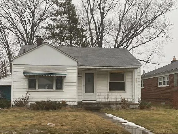 21798 Pleasant Ave photo 1