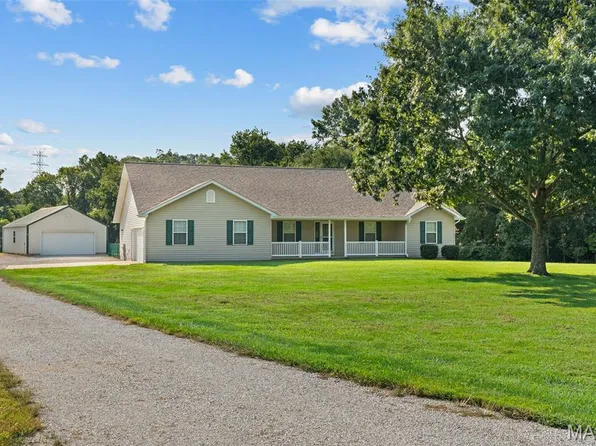 4944 Walnut Grove Dr, Villa Ridge, MO 63089