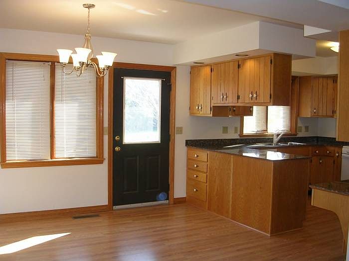 Dining Room/Peninsula