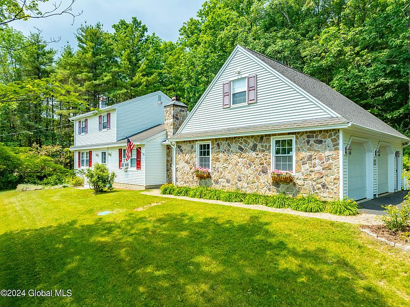 3rd image of 3081 New Scotland Road