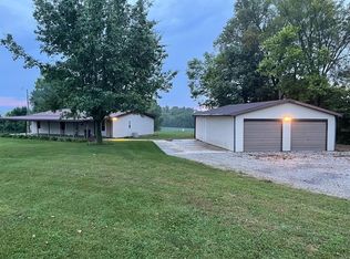 5111 Pinhook Rd, Bedford, IN 47421