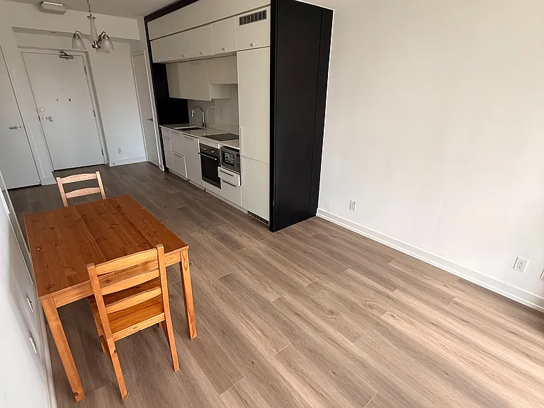 15 Grenville St #2511 — Photo 6