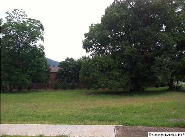 2nd image of 2700 Arbor Oak Dr SE