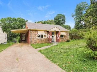 2390 Drake St, Memphis, TN 38106