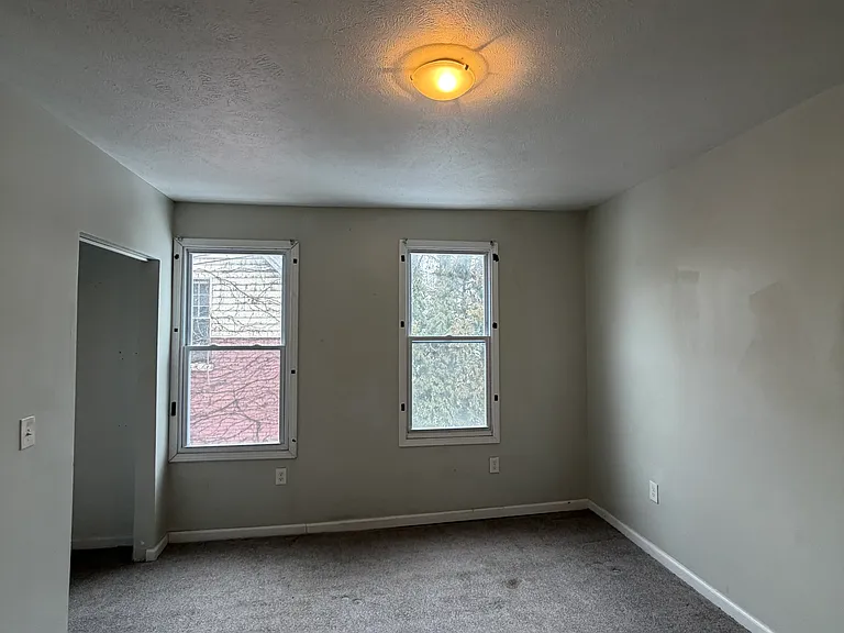 1222 Rowley Ave — Photo 12