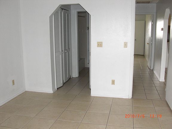 5th image of 811 Gleason Pkwy APT 4