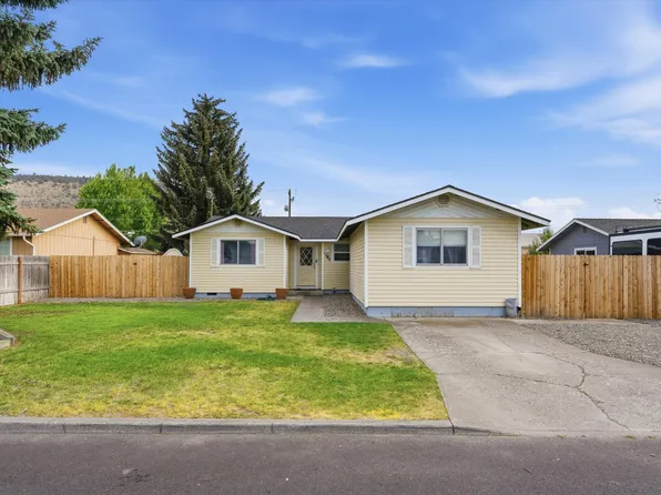 1242 SE 8th St, Prineville, OR 97754