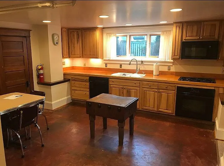 1 bed, 1.5 bath, 900 sqft, $2,000 — Photo 1