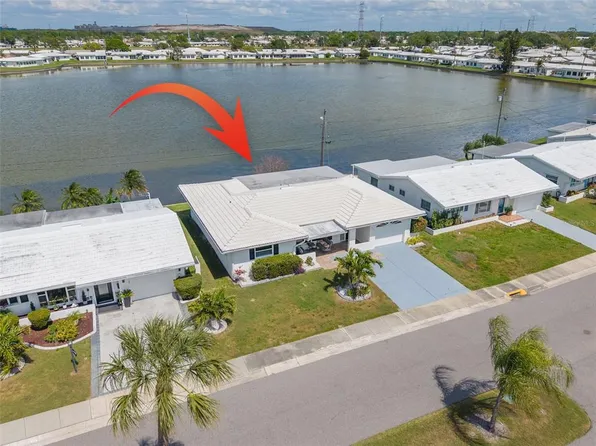 9705 Mainlands Blvd W, Pinellas Park, FL 33782