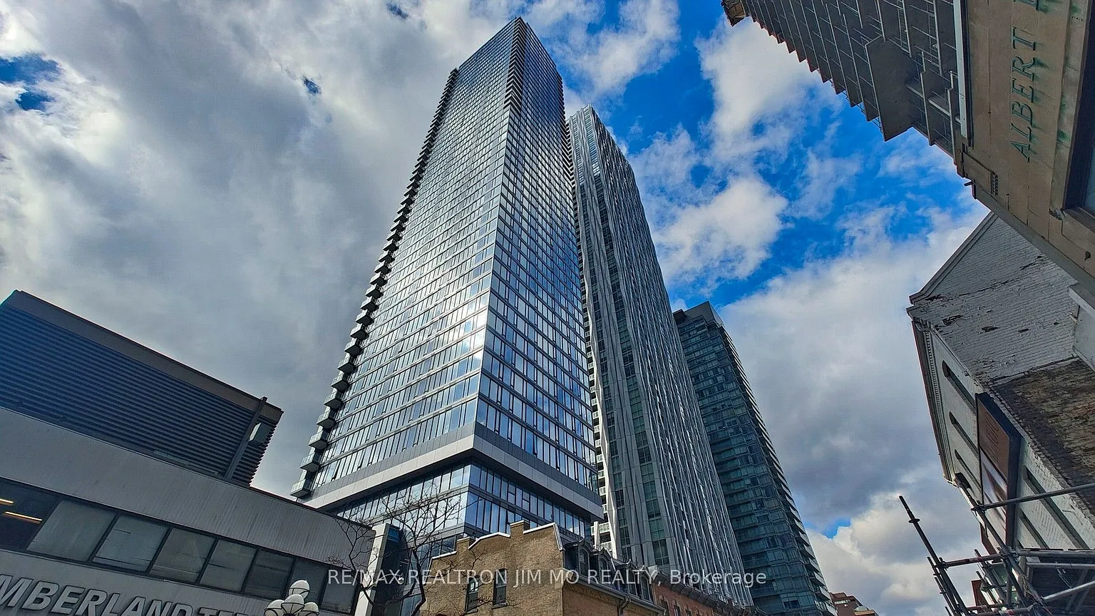 8 Cumberland St #1602 photo 1