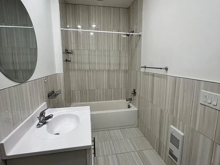 60 Cottage St #4D — Photo 7