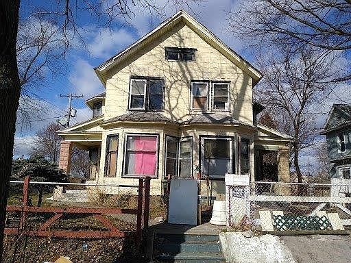 1st image of 115 E Dubail Ave