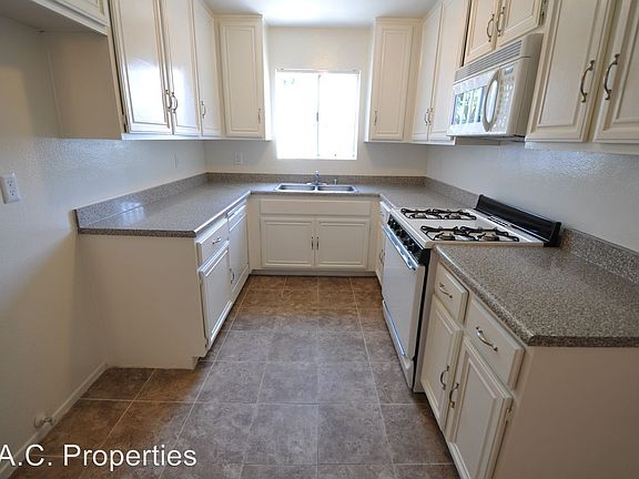 5th image of 11255 Huston St APT 201