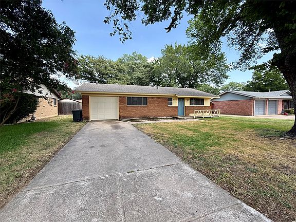 2nd image of 308 Simmons Dr