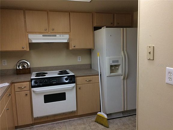 3rd image of 4401 Willowrun Ln