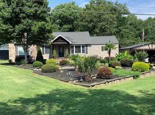 1 Hillcrest Dr, Great Falls, SC 29055