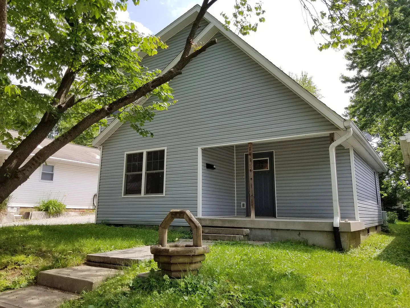 1413 S Grant St — Photo 2