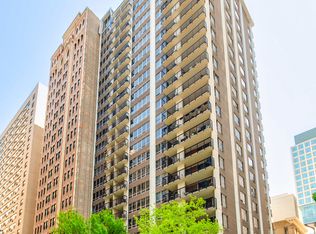 201 E Chestnut St APT 3C, Chicago, IL 60611