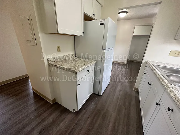 Oak Ridge Manor Apartments — Photo 18
