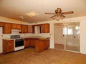 Kitchen / Breakfast Area