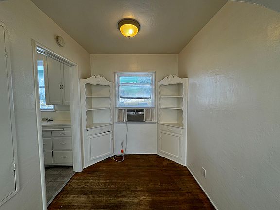 5th image of 105 Eye St APT C
