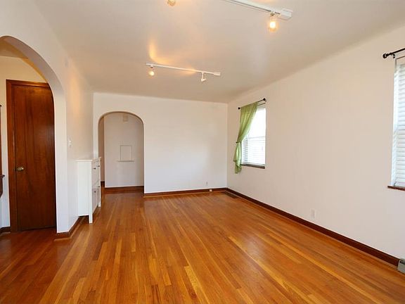 4th image of 2623 Allaire Ave