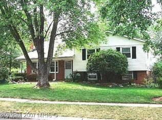 117 N Aspen Ave, Sterling, VA 20164