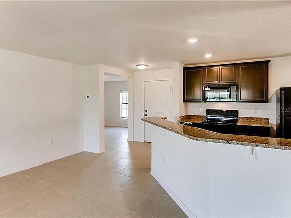 4th image of 909 Culbreath Green Ct