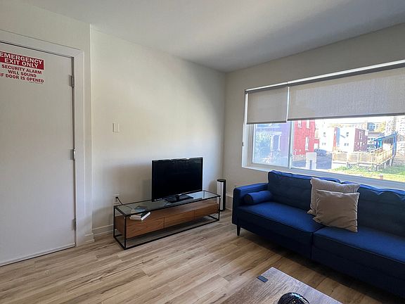 2nd image of 184 Murray St #2