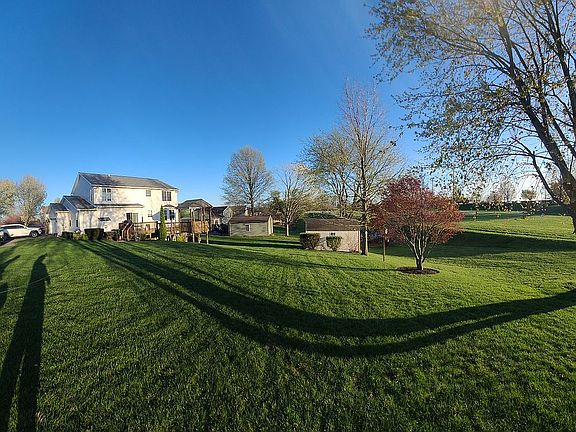 4th image of 60 Kennard Dale Ave