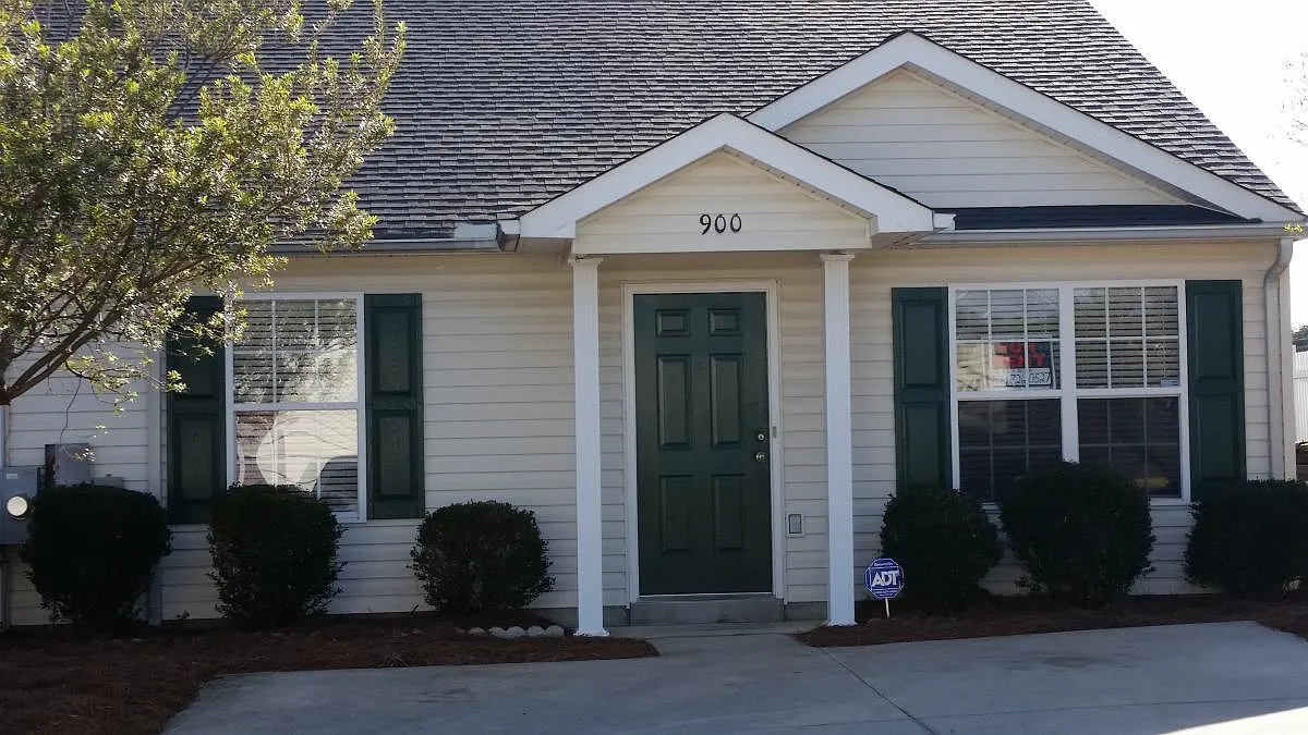 2 bed, 1176 sqft, $1,350 — Photo 1